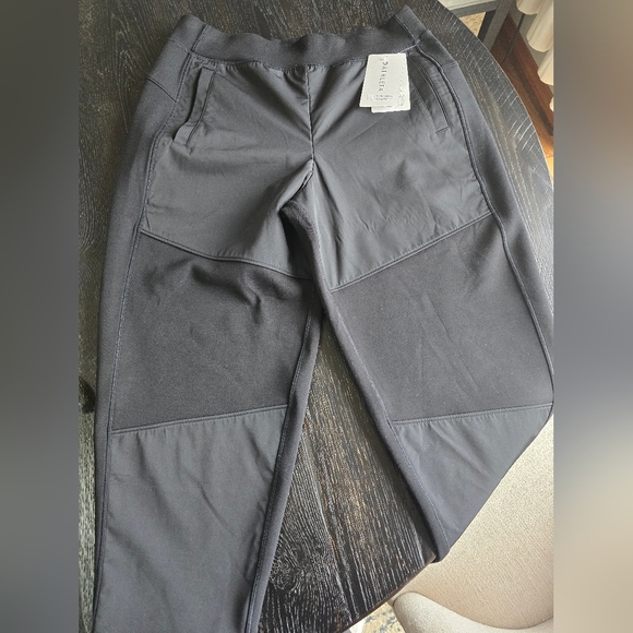 ATHLETA Get Set Hybrid Joggers Size Large - Picture 5 of 11